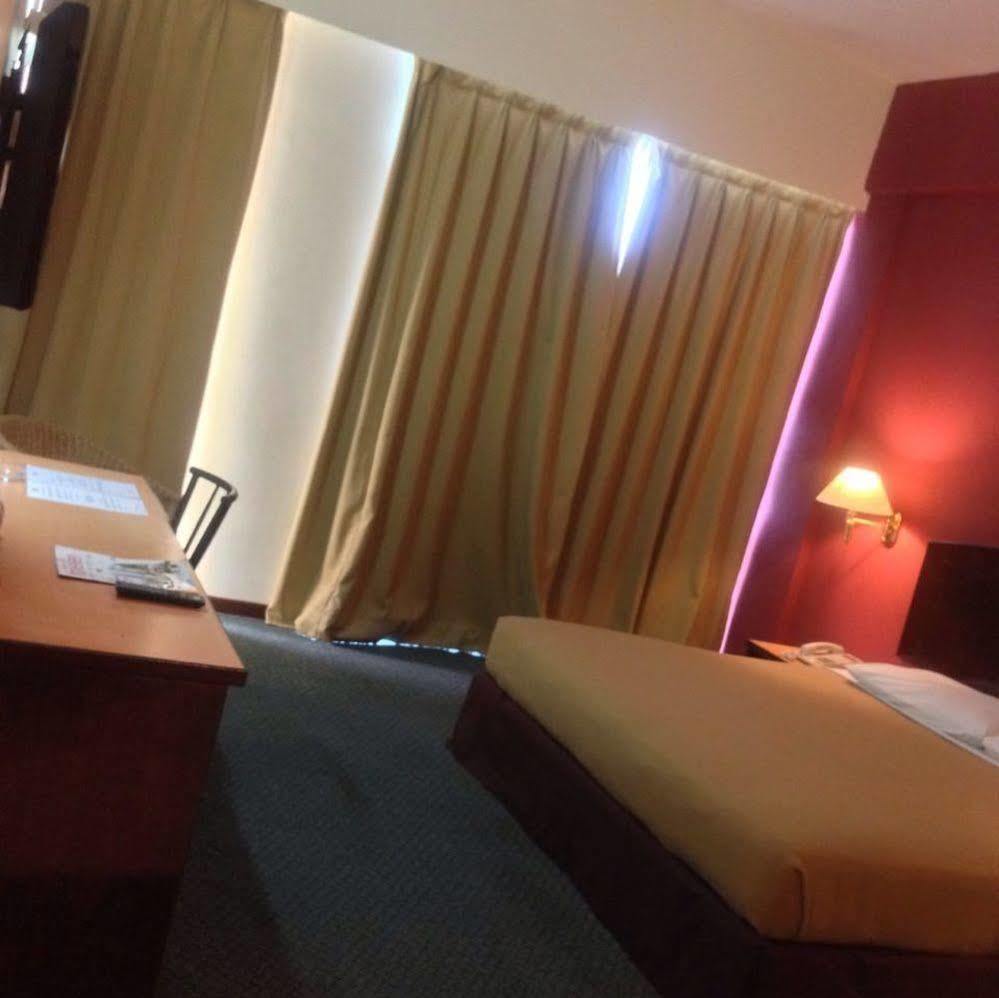 Hotel Caliber Kuala Lumpur Extérieur photo